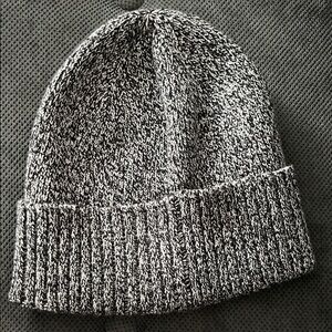 Time and Tru Black and White Knit Hat